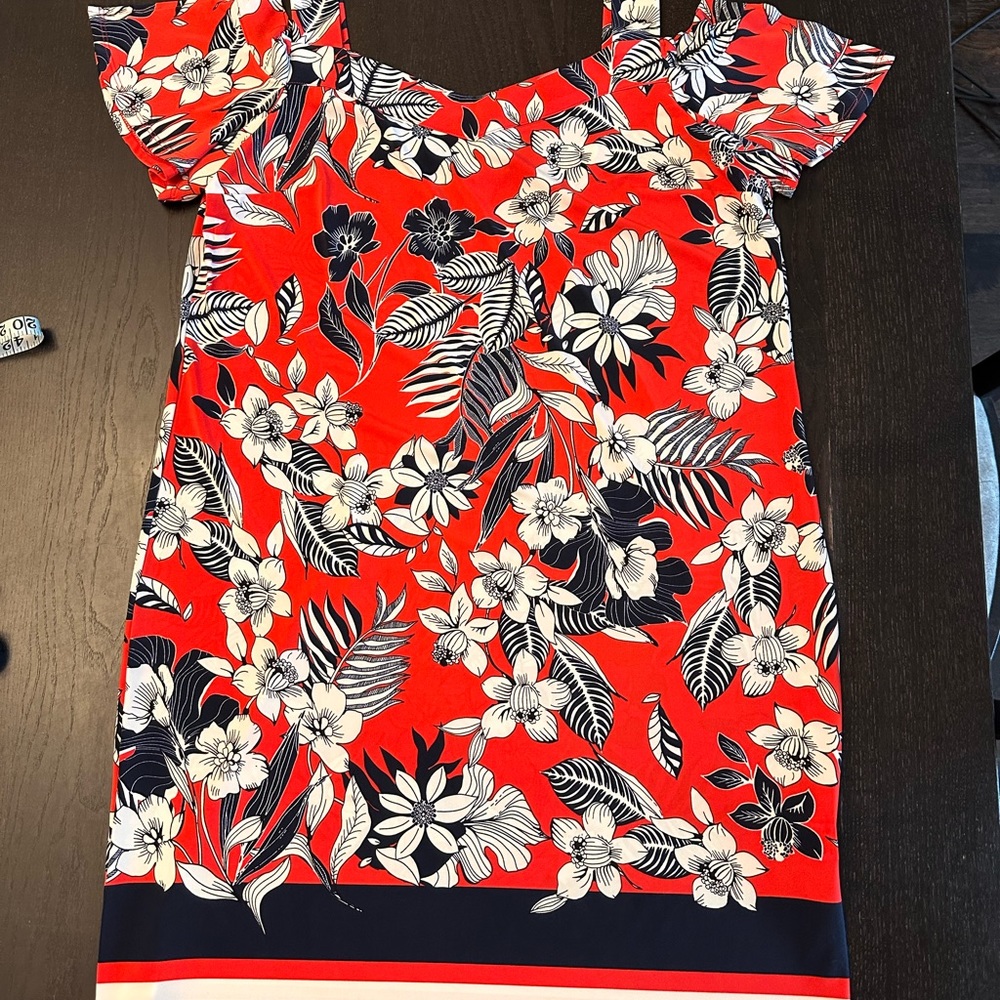 Roz & Ali cold shoulder dress. Size large.